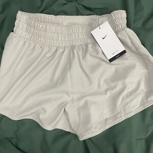 Nike High rise athletic shorts with tags !